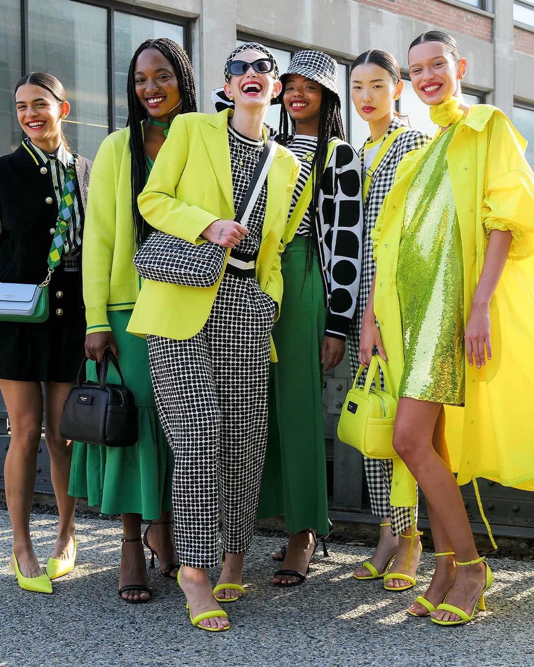 ケイト・スペードのインスタグラム：「We know it’s technically September, but Spring was in the air at the High Line today… #NYFW #katespadeny」