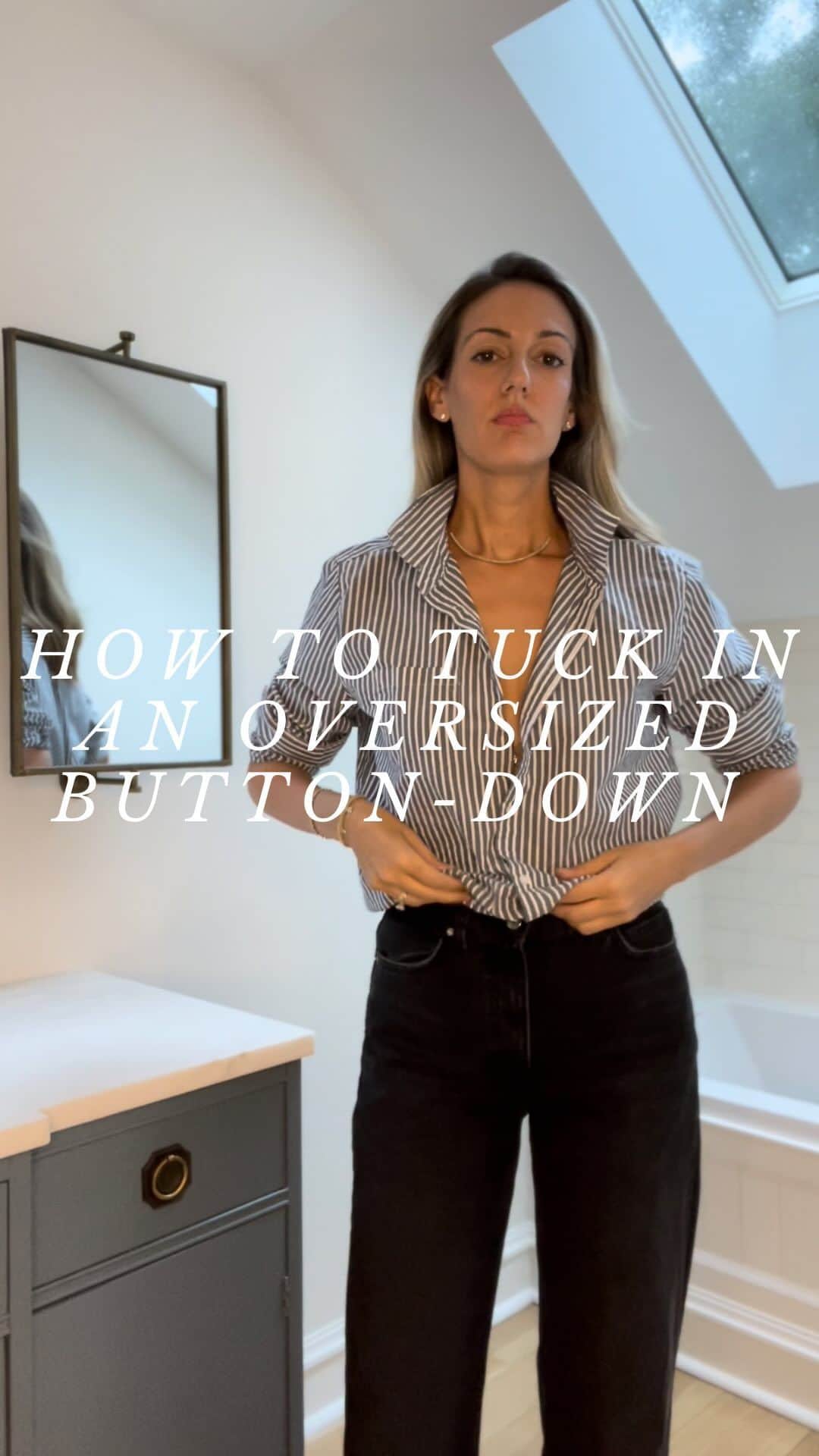 Anna Jane Wisniewskiのインスタグラム：「How I tuck in my oversized button downs for that perfectly undone look.   #styletip #howto #fashionstylist」