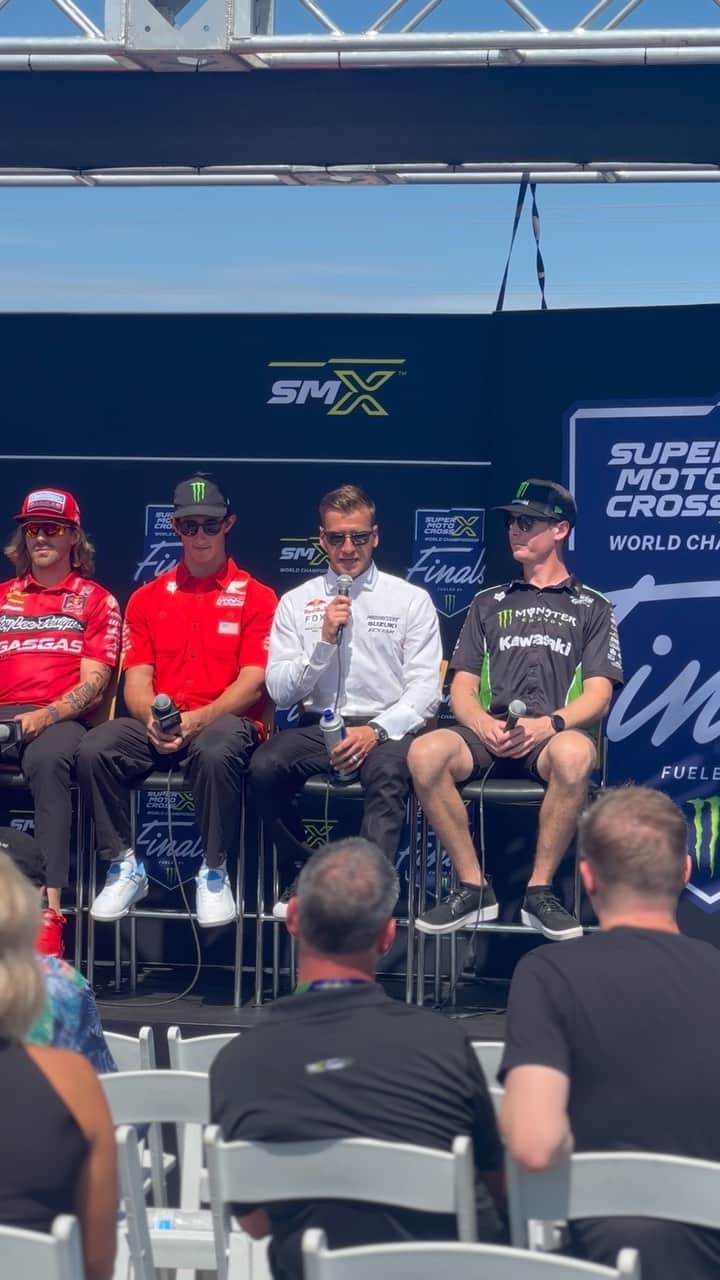 ケン・ロックゼンのインスタグラム：「First we race and then we go straight to the baby delivery on Sunday 😃✊🏽」