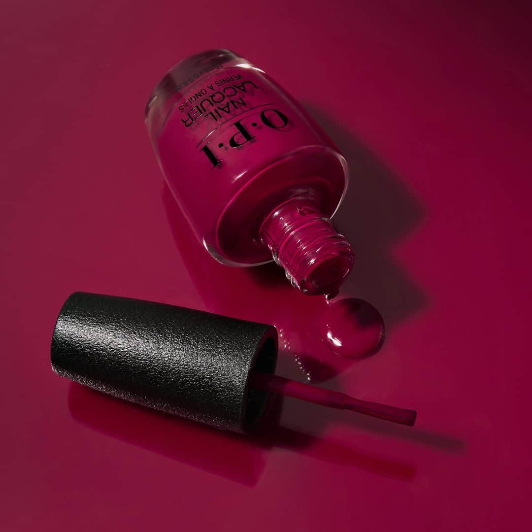 OPIのインスタグラム：「Have you tried our intoxicating Malaga Wine yet? 🍷🌹  Swipe to drink in this deep, juicy red. ▶️  OPI #OPIObsessed #FallNails」