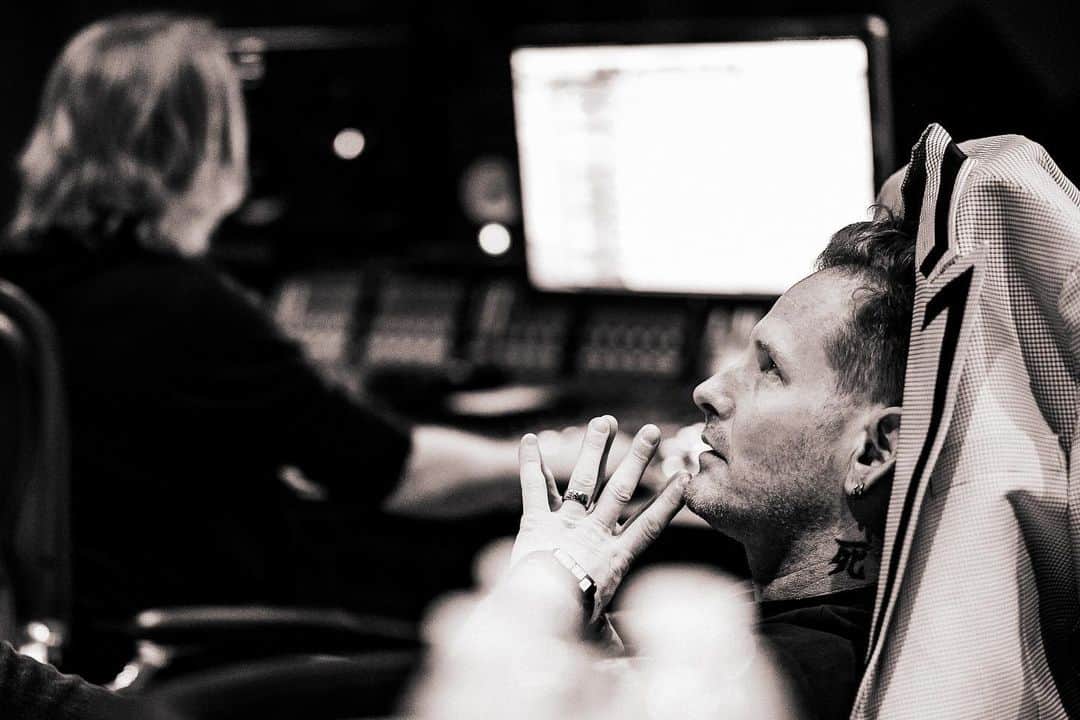 コリィ・テイラーさんのインスタグラム写真 - (コリィ・テイラーInstagram)「7 days away from ‘CMF2’.   Can’t wait for you all to hear it.  📷: @danvirchow」9月9日 5時47分 - coreytaylor