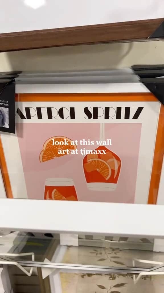 T.J.マックスのインスタグラム：「great taste in decor 🤝 great taste in drinks  (📸: @saragcorreiaa)」
