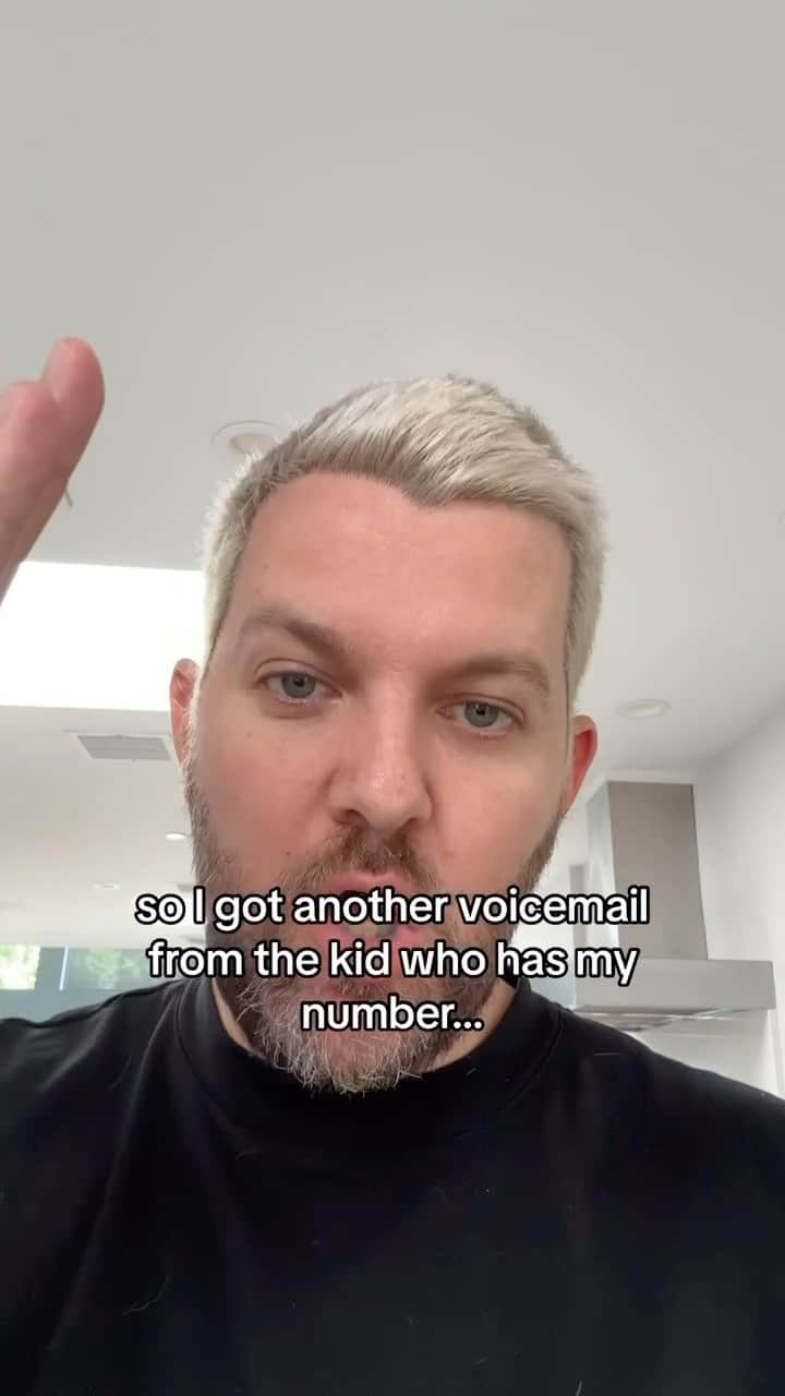 ディロン・フランシスのインスタグラム：「okay should i actually show up this time」