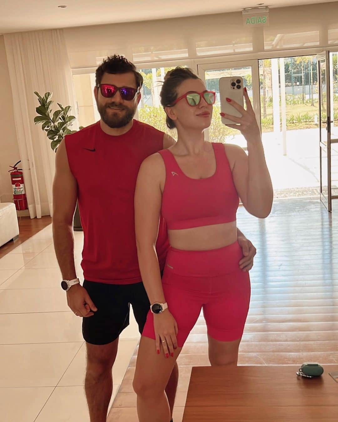 ニーナのインスタグラム：「chegou a sexta feira 🎉 photo dump das últimas semanas!」