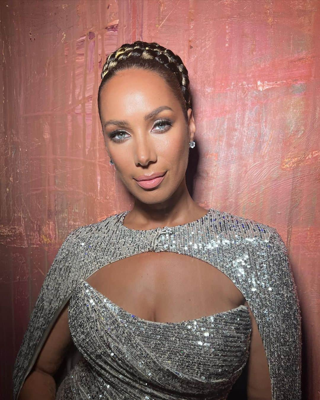 レオナ・ルイスさんのインスタグラム写真 - (レオナ・ルイスInstagram)「Backstage 🤍」9月9日 6時37分 - leonalewis