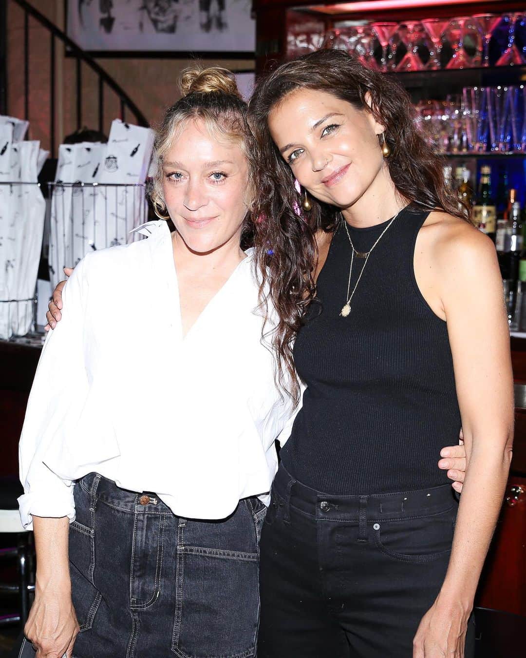 Just Jaredさんのインスタグラム写真 - (Just JaredInstagram)「Katie Holmes caught up with Chloe Sevigny at a fall launch party for the Madewell during New York Fashion Week. Both of them were dressed in the brand. We've got more pics of all the stars in attendance over at JustJared.com! #KatieHolmes #ChloeSevigny Photos: Mike Vitelli/BFA」9月9日 6時58分 - justjared