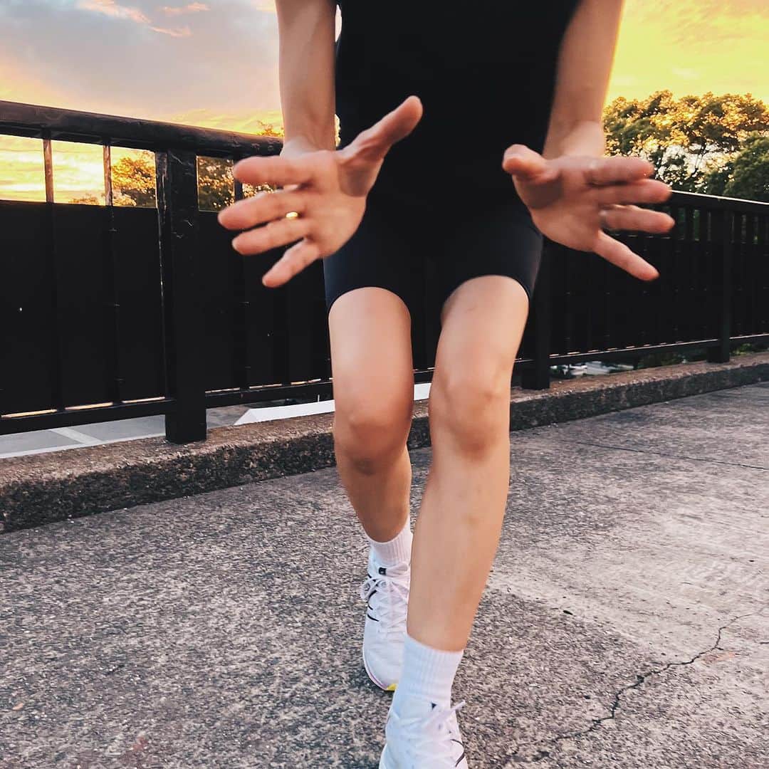 安田美沙子さんのインスタグラム写真 - (安田美沙子Instagram)「モヤモヤってした日はジョグしてスッキリ。  頭だけ使った日は、体も使って追いつかせる。  バランスが大切。  #run #sunset #hereiam #boy #love」9月9日 7時06分 - yasuda_misako