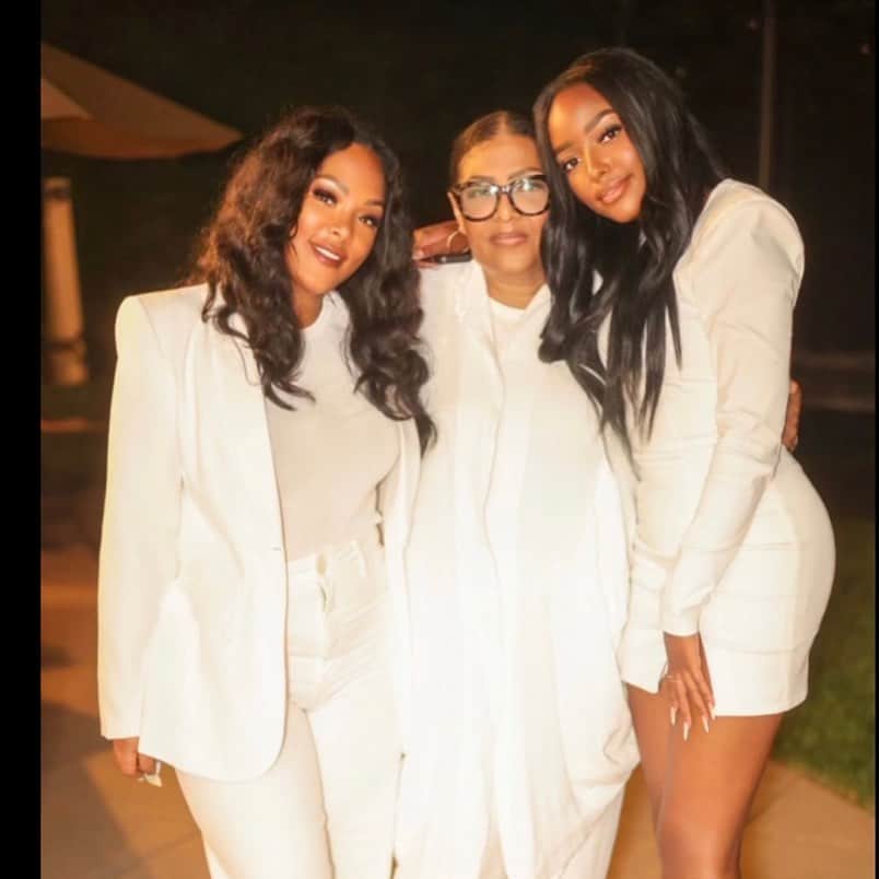 キーシャ・エップスのインスタグラム：「Three generations❤️❤️❤️  We all get it from our mamas.  #Grateful」