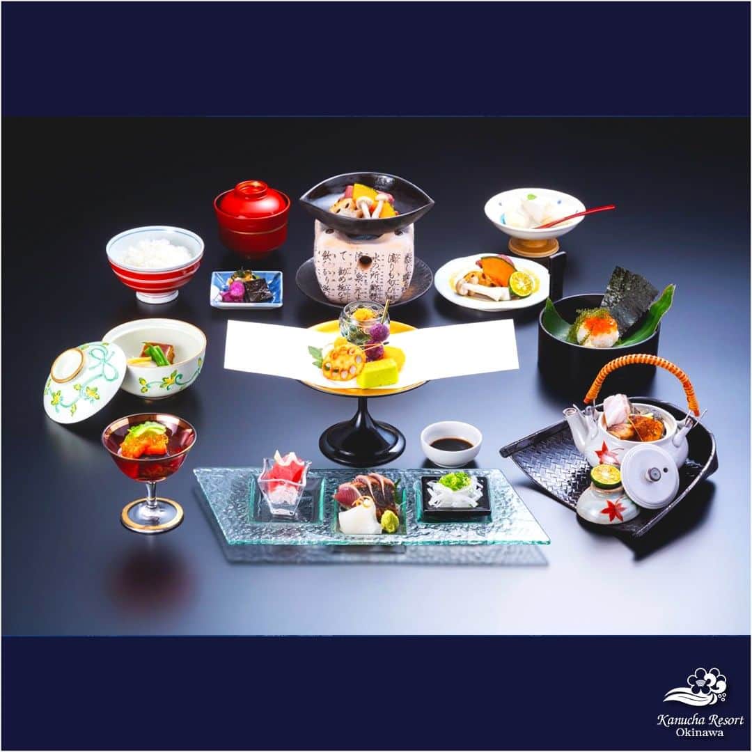 カヌチャリゾートのインスタグラム：「秋を先取り🍁季節限定メニュー  和食レストラン「神着」と「広東名菜 龍宮」から 季節限定メニューのご紹介です✨  和食レストラン「神着」の季節限定メニューは「月〜TSUKI〜」。 沖縄特産の紅芋や、高級魚ミーバイなどを使用した 琉球の伝統と秋の贅を凝縮した心染み入る御膳です。  絶品中華の「広東名菜 龍宮」では、 県産鮮魚の蒸し物や最高級食材フカヒレの姿煮が味わえる 「龍宮秋宴席」をご用意。 多彩な美味が至福の時を奏でます。  この季節しか味わえない美味しさを、 ぜひご賞味ください🥢  #カヌチャリゾート　#レストラン　#カヌチャ　#期間限定 #沖縄リゾート　#南国リゾート　#和食　#中華　#季節限定 #県民プラン　#カップルプラン　#デートプラン」