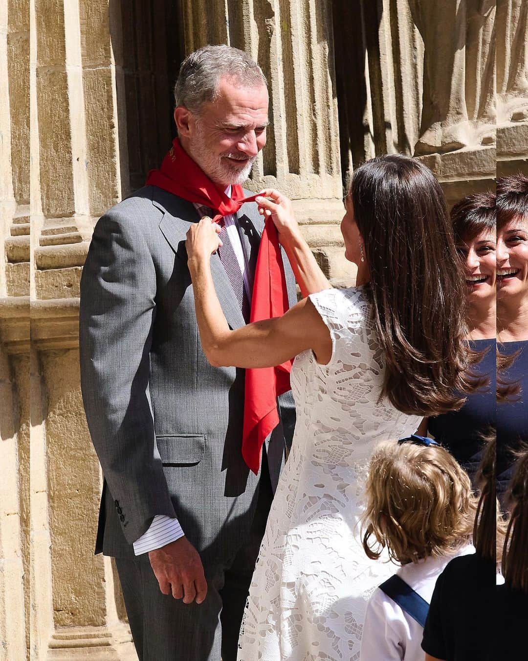 Just Jaredさんのインスタグラム写真 - (Just JaredInstagram)「Spain's King Felipe shared a sweet moment with wife Queen Letizia who wrapped a commemorative red scarf around his neck during their visit to Pamplona #KingFelipe #QueenLetizia in @sferaofficial  #SpanishRoyalFamily Photos: Getty」9月9日 7時24分 - justjared