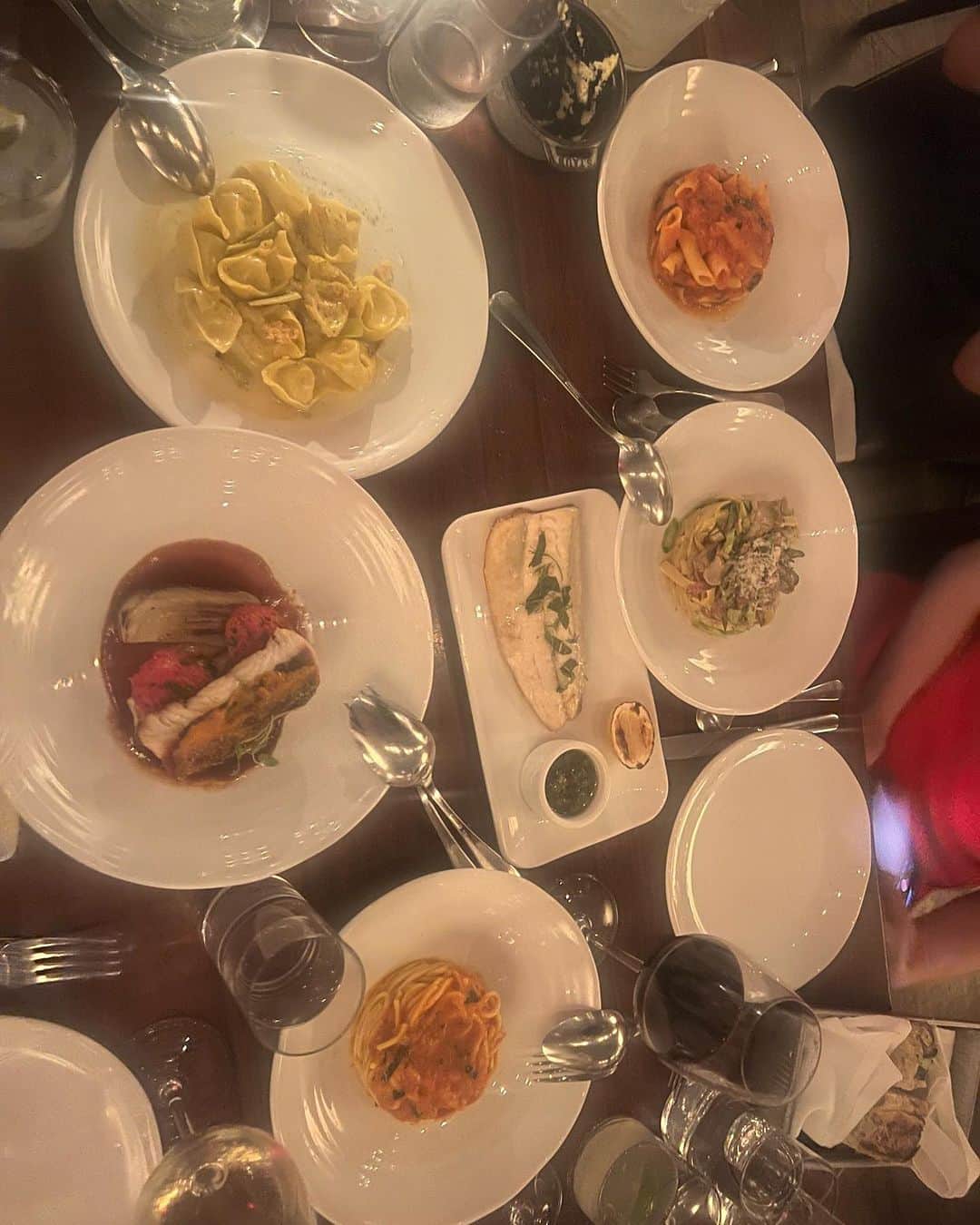 カロリナ・クルコヴァさんのインスタグラム写真 - (カロリナ・クルコヴァInstagram)「Dinner w/friends in NYC  @scarpettarestaurants ✨#nyfw」9月9日 8時05分 - karolinakurkova