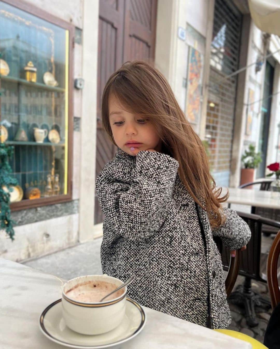 Kidz Fashionのインスタグラム：「📸Todays KF feature by @amelia.tcaci  Use #kidzfashion and tag @kidzfashion for a chance to be featured.」