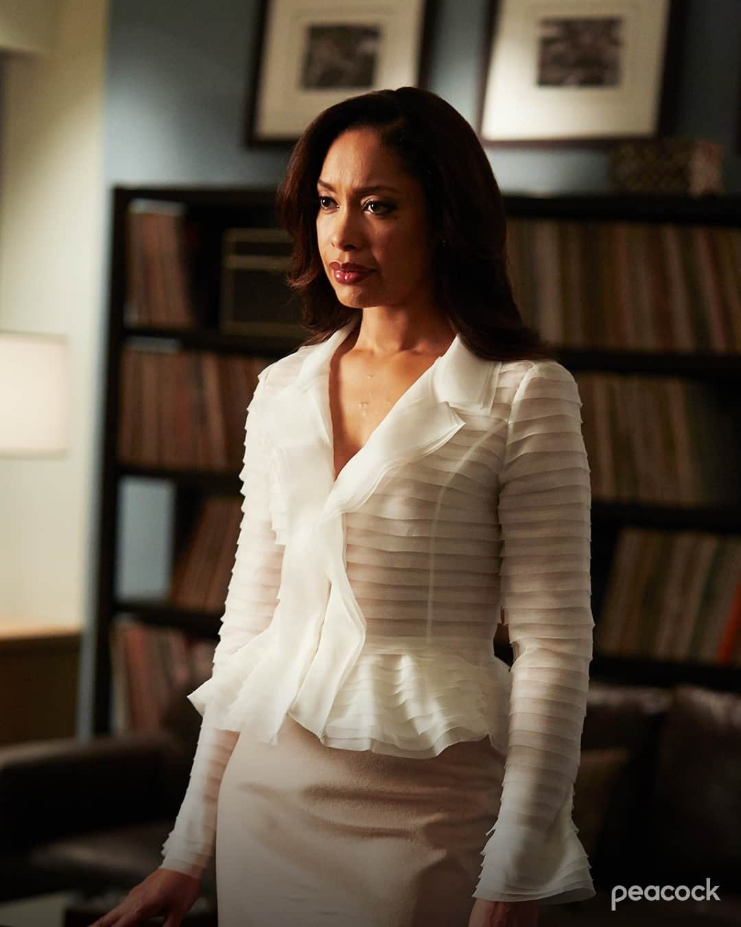 スーツのインスタグラム：「First and foremost she's a badass lawyer, but Jessica Pearson is also a fashion icon. All episodes of Suits and Pearson are streaming now, only on @Peacock.」