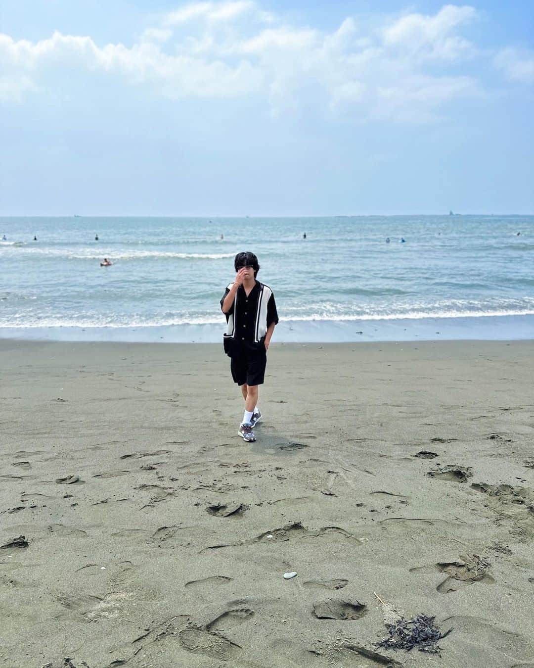 神宮寺勇太さんのインスタグラム写真 - (神宮寺勇太Instagram)「今年も海に入らなかった🥹 みんなは入ったー？」9月9日 19時50分 - _yutajinguji