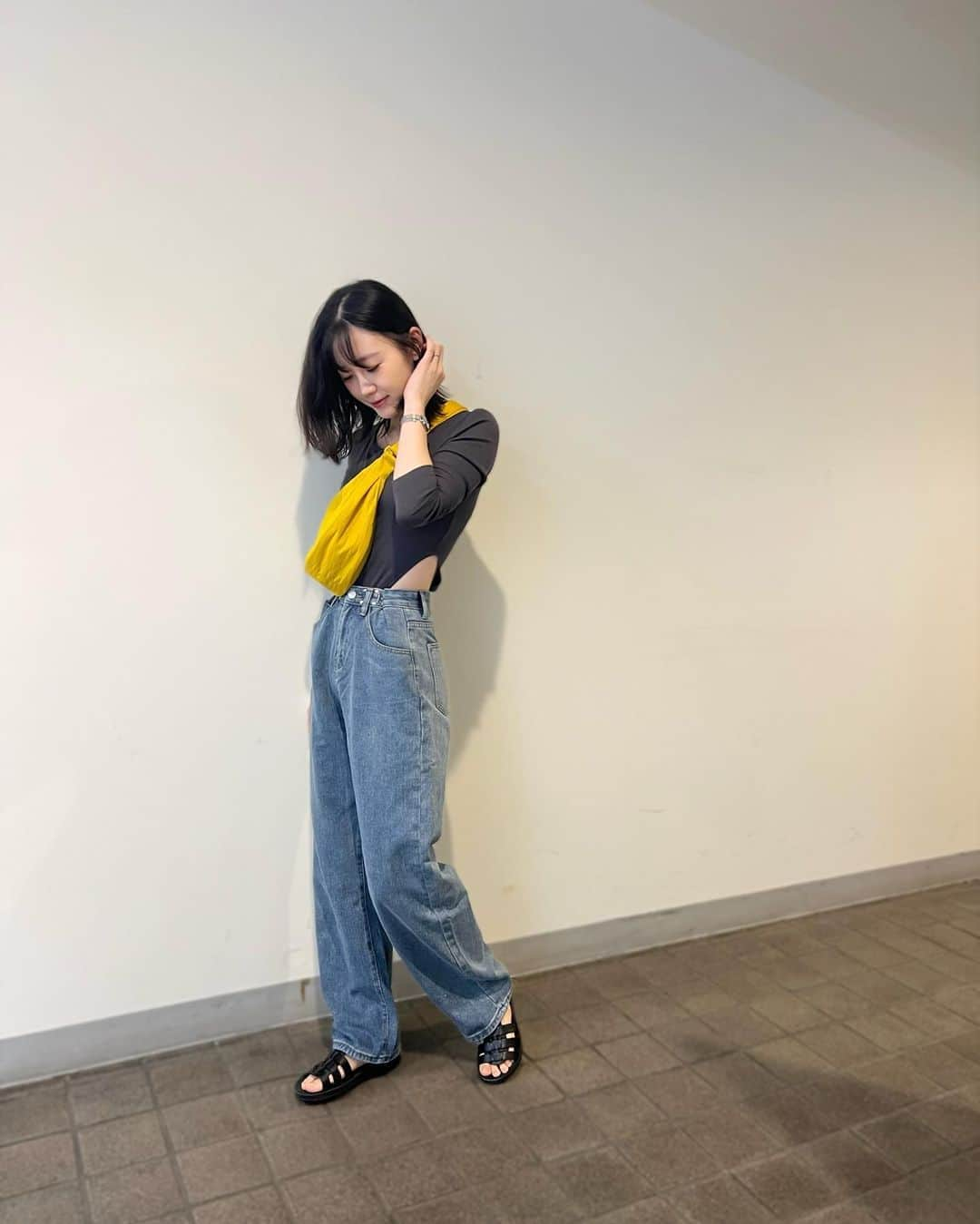 鈴木つく詩のインスタグラム：「Today's fashion. #SHEIN #UNIQLO #fashion #codinate #hair #make #denim #life #mom #photography」