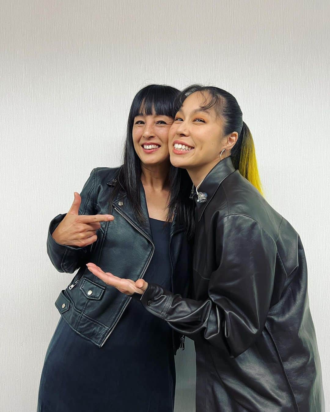のインスタグラム：「昨日は暫くぶりにAiちゃんに逢えたのもとっても嬉しかったの。 ずーっと変わらないでいてくれて本当に嬉しいよ。 アルバム聴きながらAiちゃんの歌声にどっぷり浸かってます。 素晴らしいのでぜひ聴いてね。」