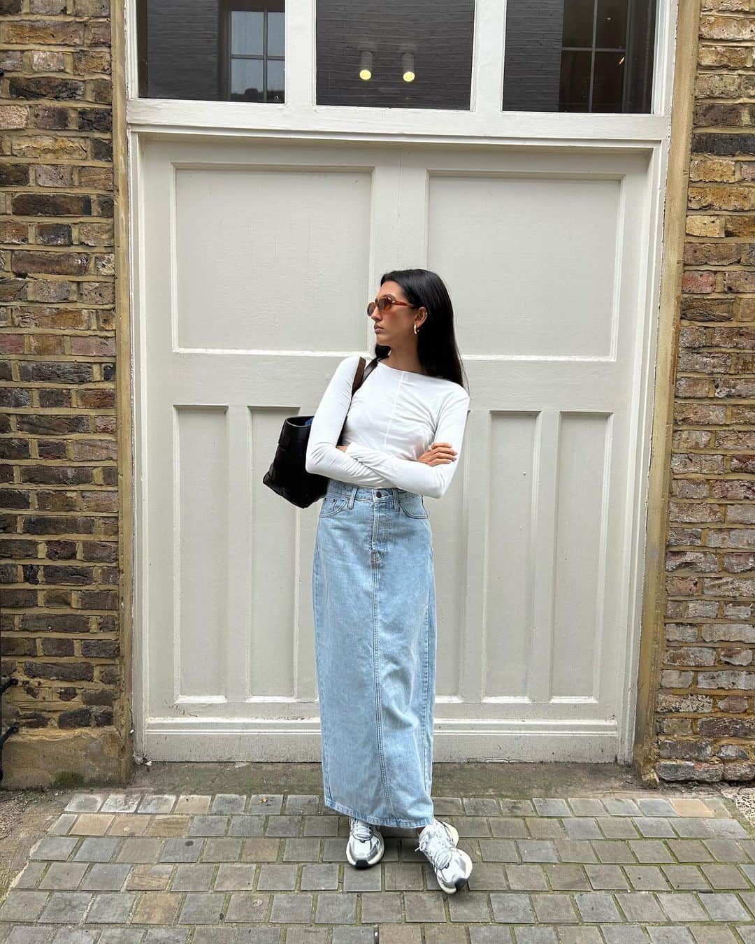 トップショップのインスタグラム：「#TopshopMuse @sapna_rao wears the the ribbed long sleeve [131754755] + the low rise maxi [130379025]」