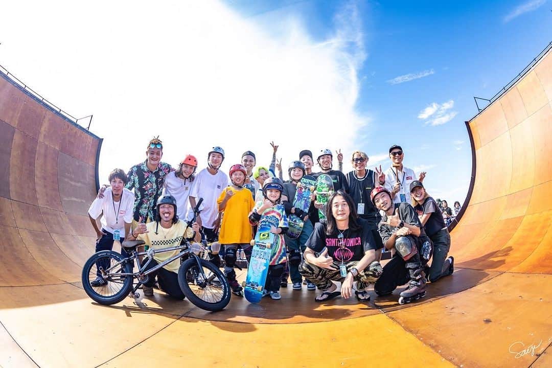 のインスタグラム：「HAZIKETEMAZARE DAY1🤘 ハジマザでのショーケース1日目、チームメンバー全員それぞれのスタイルで良い滑りができて最高の内容でした！ ダブルフラットスピン…メイクしたかった…久々にしっかりと悔しさを味わいましたが、声援ありがとうございました✨  Thanks @hey_smith_japan !! @hey_igari_0131  @yuji_hey_smith  @mitsurusax  @canasumushi  @keniikawa  タスクン  team GOODSKATES @rui09  @hirotaka0120  @famk32  @yoshiki130130  @junomatsuoka  @haruhi_gram  @takuto.yamamoto624   Photo by @satoshi.saijo .  #haziketemazare #ハジマザ #teamgoodskates #グッドスケート #takeshiyasutoko #安床武士」