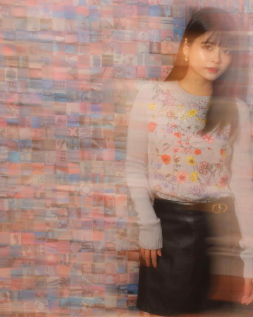 景井ひなのインスタグラム：「_ 「ハウス オブ ディオール ギンザ」ブティックへ🌸  店内は現代アーティストさん達の作品が散りばめられていて、まるで美術館のよう..🫧そんな中、DIORのコレクションも堪能出来るっていうとても贅沢な素敵な空間でした☺︎  4階にあるカフェにもまた今度ゆっくりお邪魔したいなと思います☕️  #HouseOfDiorGinza」
