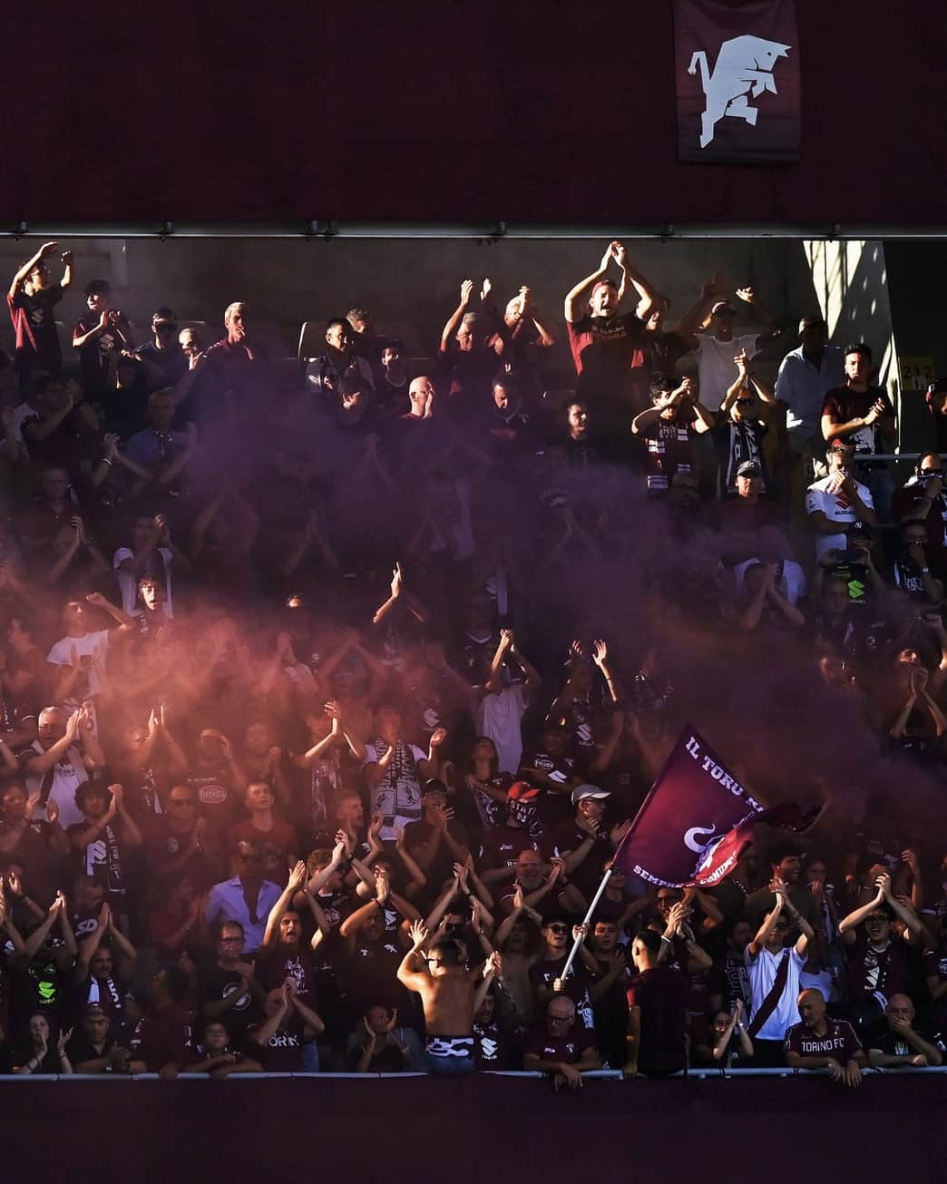 トリノFCのインスタグラム：「Quanto manca alla prossima partita? 🥲  A breve in vendita Torino-Roma! 🎟️  #SFT」