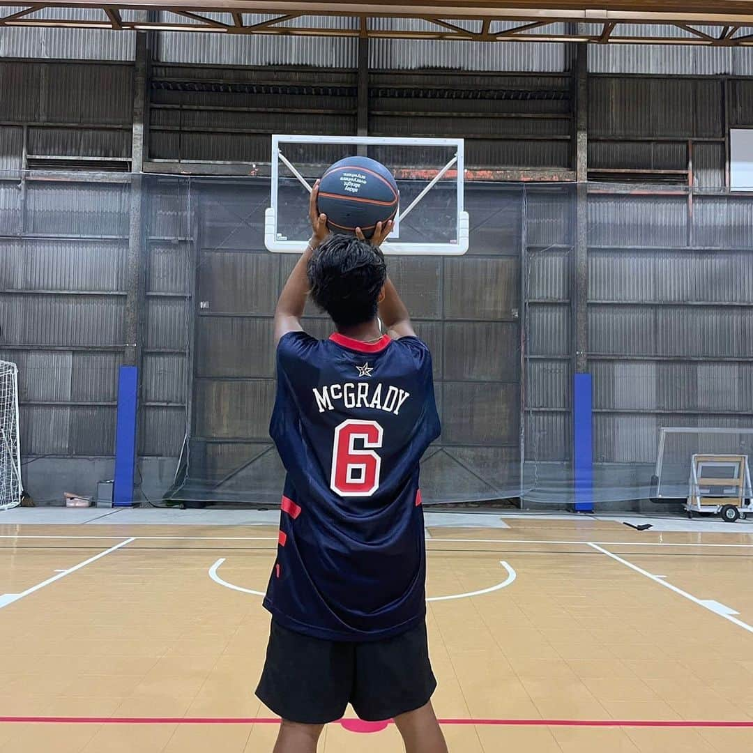 マックさんのインスタグラム写真 - (マックInstagram)「バスケットマンマック🏀⛹️ . . . . . . #最近 #お気に入り #コーデ #バスケ #ハマってます #27歳 #バスケットマンマック #いや #バスケットマン堀越 #トレイシーマグレディ #ballaholic  #マック #とりあえずyeah!!」9月9日 19時07分 - john_mac2