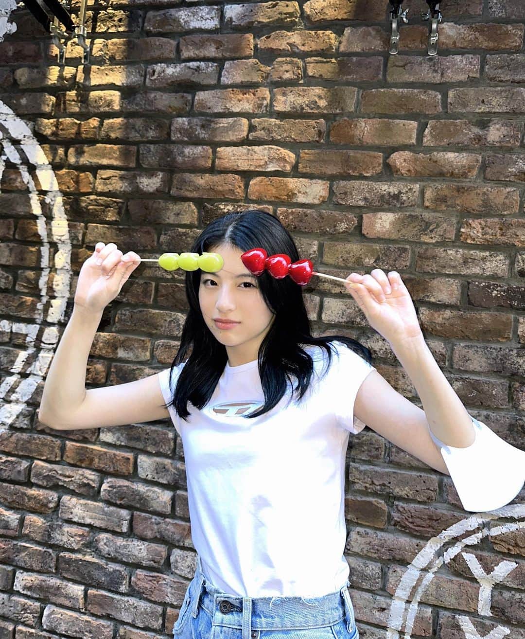 出口夏希さんのインスタグラム写真 - (出口夏希Instagram)「うぶげはぱぱの遺伝らしい  イチゴとマスカット〜🤤」9月9日 19時08分 - natsuki__deguchi__official