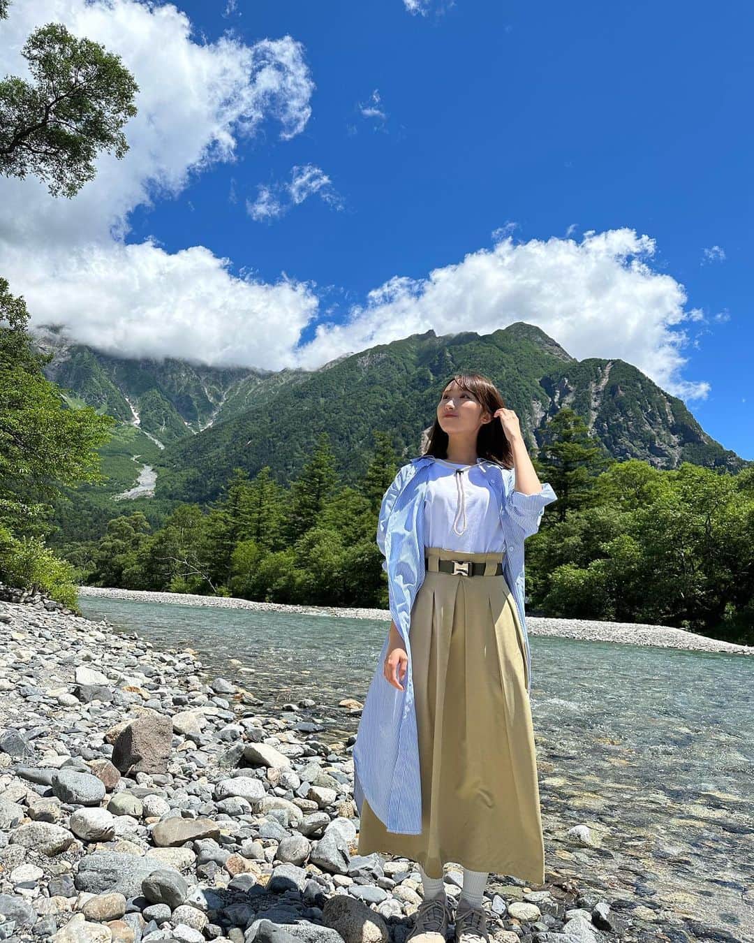 塚本颯来のインスタグラム：「お知らせ📢❤️  長野県松本市観光PR「たびたび松本旅」キャンペーン に出演させていただいています！  キャンペーンサイトはもう見ていただけましたか？？👀 この7つのキーワードを元に、松本市を満喫してきました✊🏻❤️  ・歴史文化旅🏯 ・自然満喫旅⛰️ ・温泉旅♨️ ・喫茶店旅☕️ ・洋食旅🍽️ ・ベーカリー旅🍞 ・スウィーツ旅🍰  皆さんはどの旅が一番気になりましたか？？？😳🤍🤍🤍 キャンペーンサイトには松本市の色々な楽しみ方が紹介されているので、これを見て旅の計画をするのも楽しそう👼🏻💛  「たびたび松本旅」スタンプラリーも１１月２２日まで開催中とのことなので、是非この機会に松本市へ足を運んでみてください！🫶🏻  キャンペーンサイトはこちら tabi-tabi-matsumoto.com  スタンプラリーはこちら https://smartstamprally.digital/matsumototabi/LKOAKrxhEaBha  →→「たびたび松本旅」で検索してみてね🔍  生まれ育った松本市の観光PRに関われるなんて😭😭 夢みたいで、とっても嬉しいです！🧚🏻‍♀️ 松本市を一緒に盛り上げよう〜！🔥🔥🤍❤️🤍❤️  キャンペーンサイト、スタンプラリーのリンクは ハイライトにまとめる予定ですので、ぜひチェックしてくださいね！  #松本市 #たびたび松本旅 #長野旅 #長野旅行 #長野観光 #上高地」