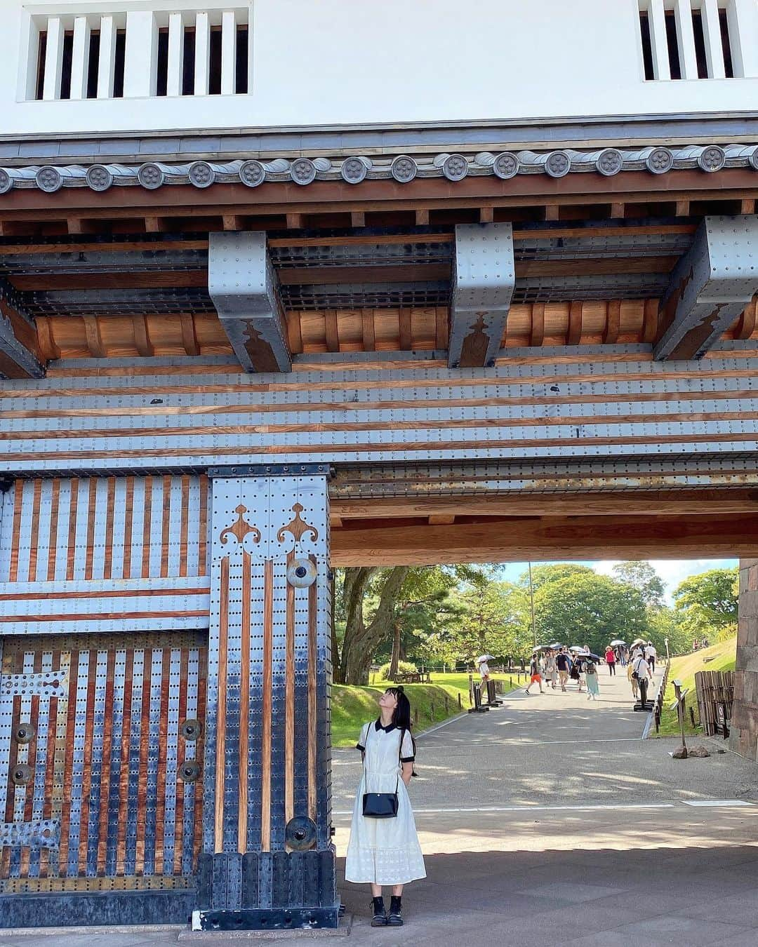 泉綾乃さんのインスタグラム写真 - (泉綾乃Instagram)「🌳🏯  #石川県 #金沢 #金沢旅行 #金沢観光 #兼六園 #金沢城 #金沢城公園」9月9日 19時16分 - _anon_1122