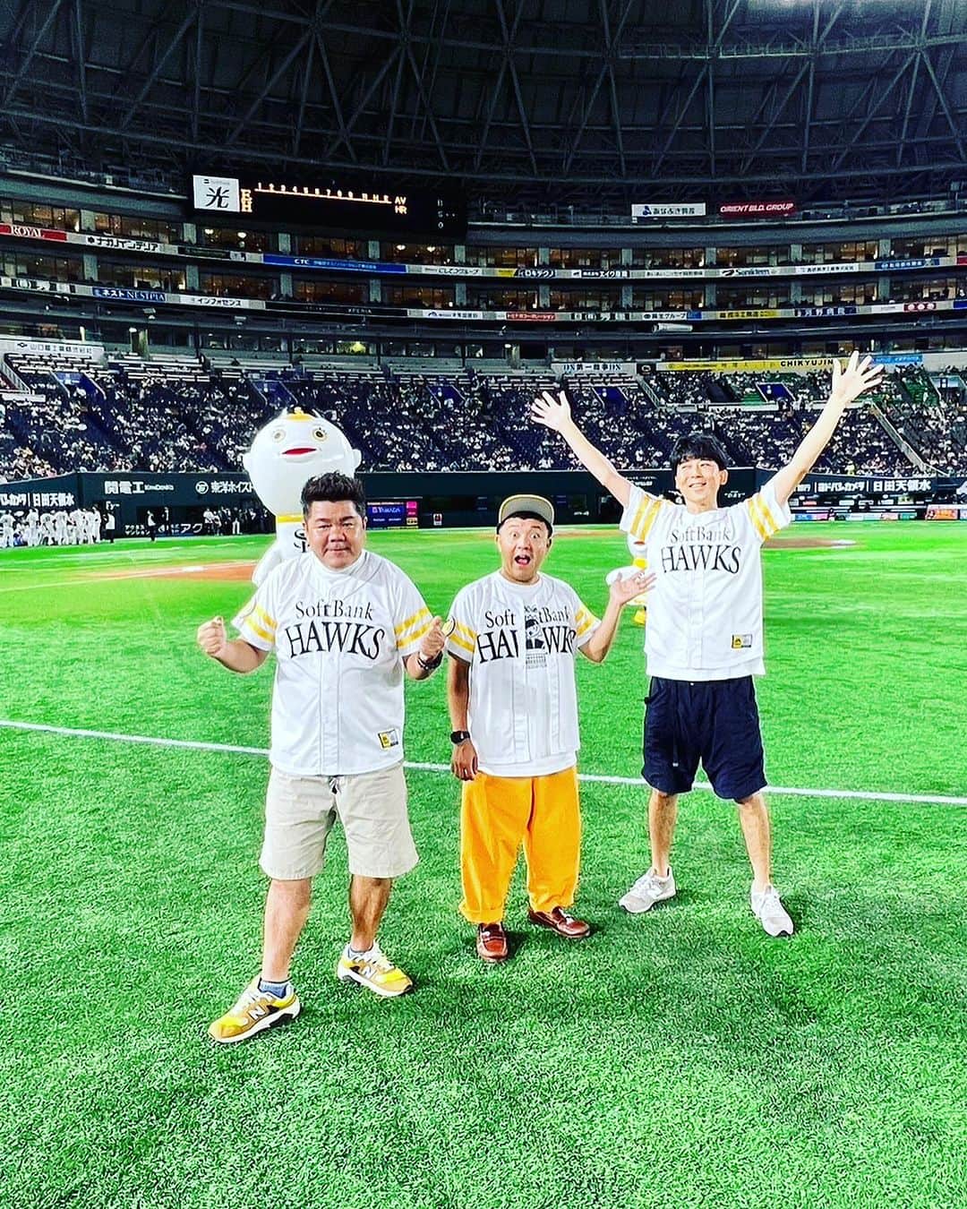 ゴリけんのインスタグラム：「勝ったよ！ ホークスゴリパラ大勝利  1500人のキッズと またいい思い出できました！  ありがとうございました😊」