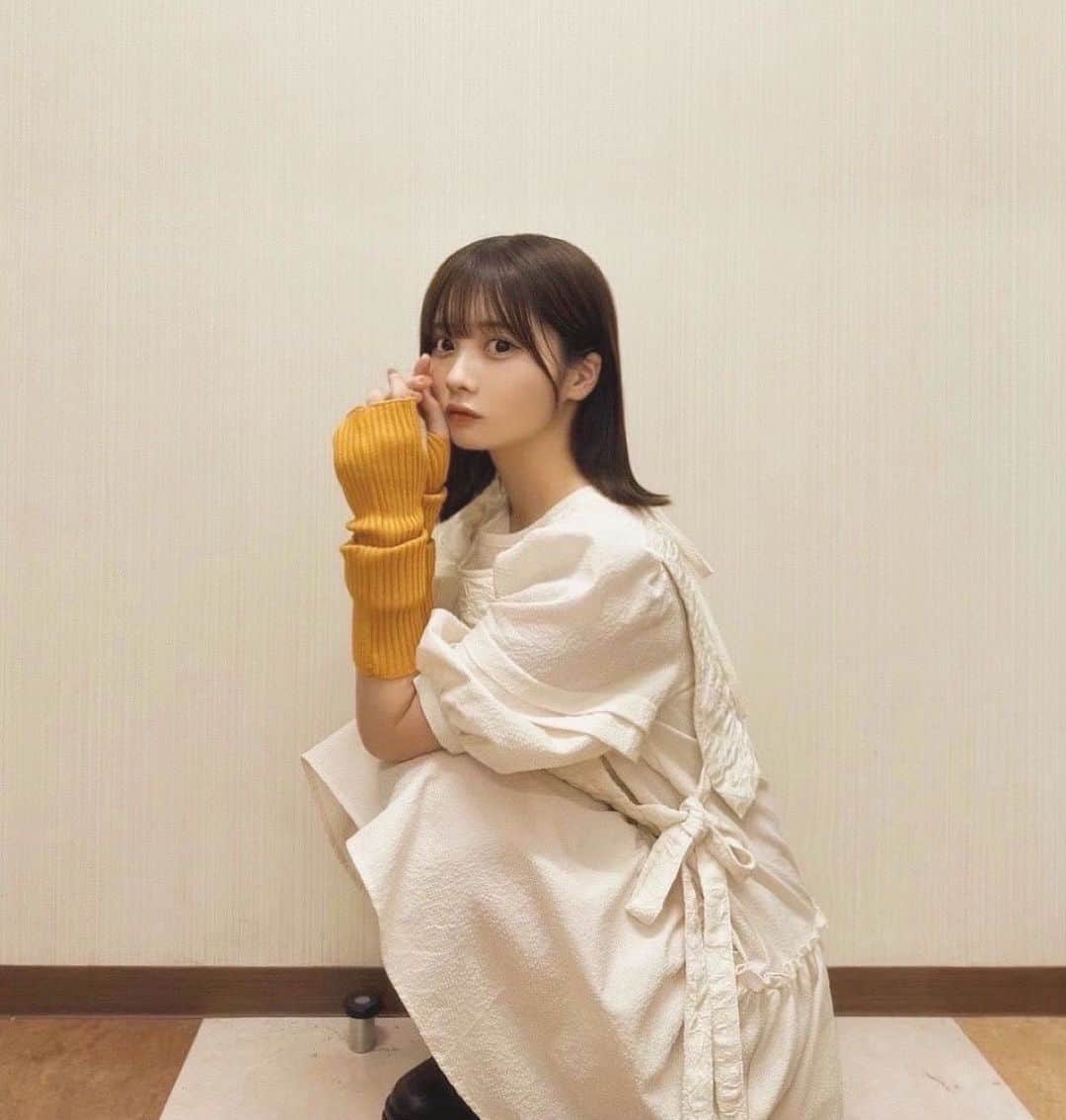 実熊瑠琉のインスタグラム：「カラオケまねきねこの撮影オフショ🐱  曲のダンス公開されたね〜〜♪ ずっと頭に流れてるぅ🎧  みんな見てくれたー？？」