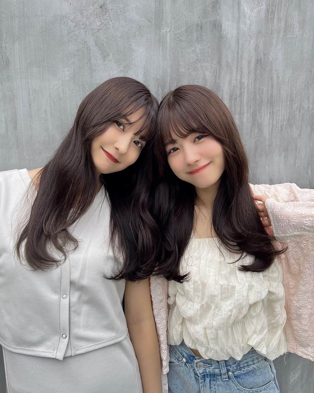 のインスタグラム：「‪‪❤︎‬  @kurtkashi さんにカラーして頂きました！！  秋っぽく前回より沢山ラベンダー入れてもらった＾＾💜  りんと同じ巻き方だよ🫶🏻」