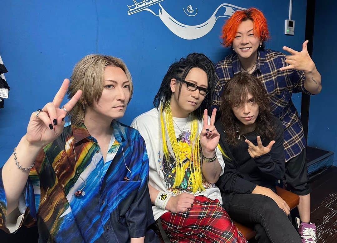 淳士のインスタグラム：「⁡ ちょう久しぶりのMASAKI NIGHT ‼️ ⁡ ⁡ ⁡ そらもう楽しいしかない😆ノ ⁡ ⁡ ⁡ ⁡ すげ〜マンなプレイヤーとボーカルと音を出すのは本当に楽しいし嬉しいʕ•̫͡•ʕ*̫͡*ʔ•͓͡•ʔ-̫͡-( ｰ̀∀ｰ́ʕ•̫͡•ʔ ⁡ ⁡ ⁡ 苑くんともかなり久々の再会✨ 打ち上げでいっぱい話した😊 ⁡ ⁡ ⁡ MASAKIさんもyouも苑くんも、現地や配信で参加してくれたみんなもホントにお疲れ様＆ありがとうございました🍊❤️ ⁡ ⁡ ⁡ ⁡ ⁡ #MASAKI #MASAKINight #you #苑 ⁡」