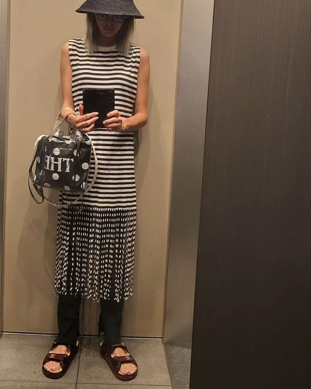 山田優さんのインスタグラム写真 - (山田優Instagram)「💅nail💅  やっぱり落ち着く白黒で（♡） @unemanucurist  ありがとう😆💕  Nailに合わせて 洋服も白黒コーディネート♡」9月9日 11時18分 - yu_yamada_