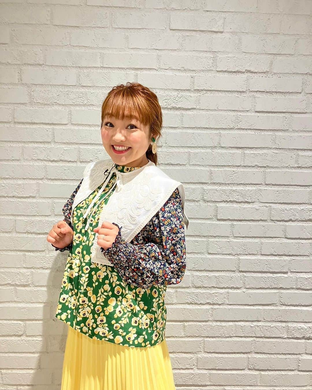 柳原可奈子さんのインスタグラム写真 - (柳原可奈子Instagram)「昨日は「ぽかぽか」&「とろみごはん」にコメントたくさんありがとう❤️  コメント欄すごく参考になりメモメモ_φ(･_･が止まりません😊‼️  ありがたいことに実際に様々な施設で働いていらっしゃる方からのコメントもいただいています😍  わからないことがあれば、ぜひ質問⇄アドバイスのやりとりにコメント欄を使ってくださいネ💕💕💕 私も毎回じっくり読ませてもらっています❣️  コメントでも教えていただきましたが、 「肉じゃが」や「シチュー」などはジャガイモをあえて煮崩したり、 ひきわり納豆の極刻みのものをごはんと混ぜて納豆ご飯、 オクラのネバネバを細かく刻んでカニカマとマヨとあえるのも長女の好きなメニューだよ😊  そうそう✌️ 最近大好評だったのは 「魚河岸あげとろみあんかけめんつゆ煮」‼️ 魚河岸あげは確かにやわらかくて美味しいよね〜🐟私も大好き😘 また思い出したら書くね〜🍚  さて、今夜の「嗚呼‼️みんなの動物園」は 24時間TVでも大好評だった、 🐶相葉さん保護犬トリミング🐶 台湾スペシャル完全版だよ☺️ サンシャイン池崎さんも相葉さんと仲良しコンビでトリミングしてました💕 ぜひご覧くださいね🐕❤️  #嗚呼みんなの動物園  #サンシャイン池崎　さん  #保護犬」9月9日 11時25分 - yanagihara_kanako_