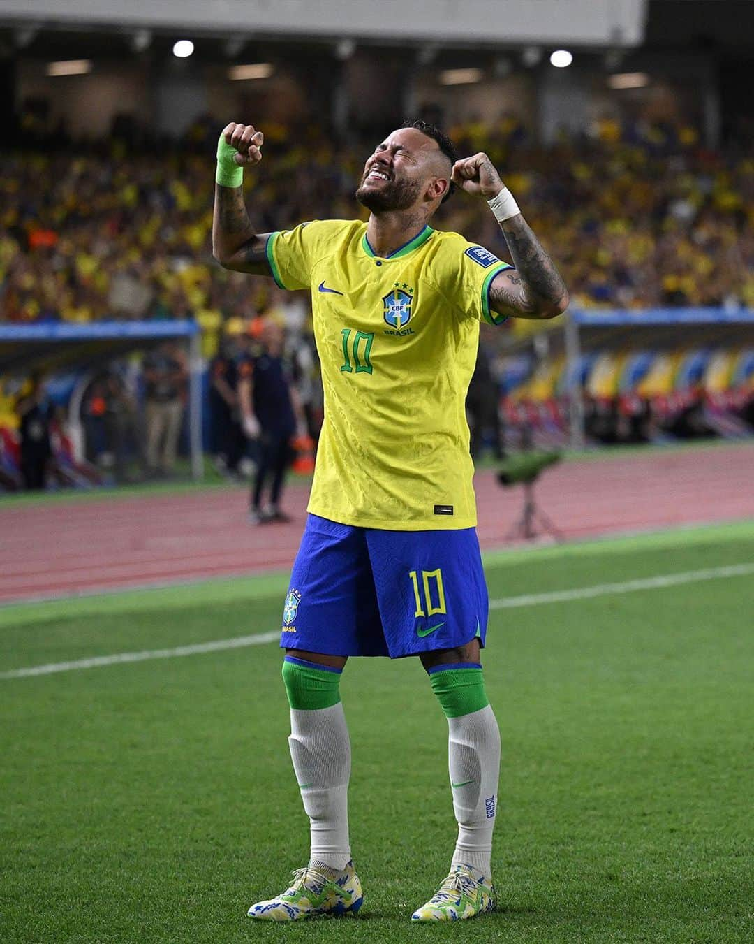 FIFAワールドカップさんのインスタグラム写真 - (FIFAワールドカップInstagram)「What it means to make history.  #WeAre26 | #FIFAWorldCup」9月9日 11時38分 - fifaworldcup