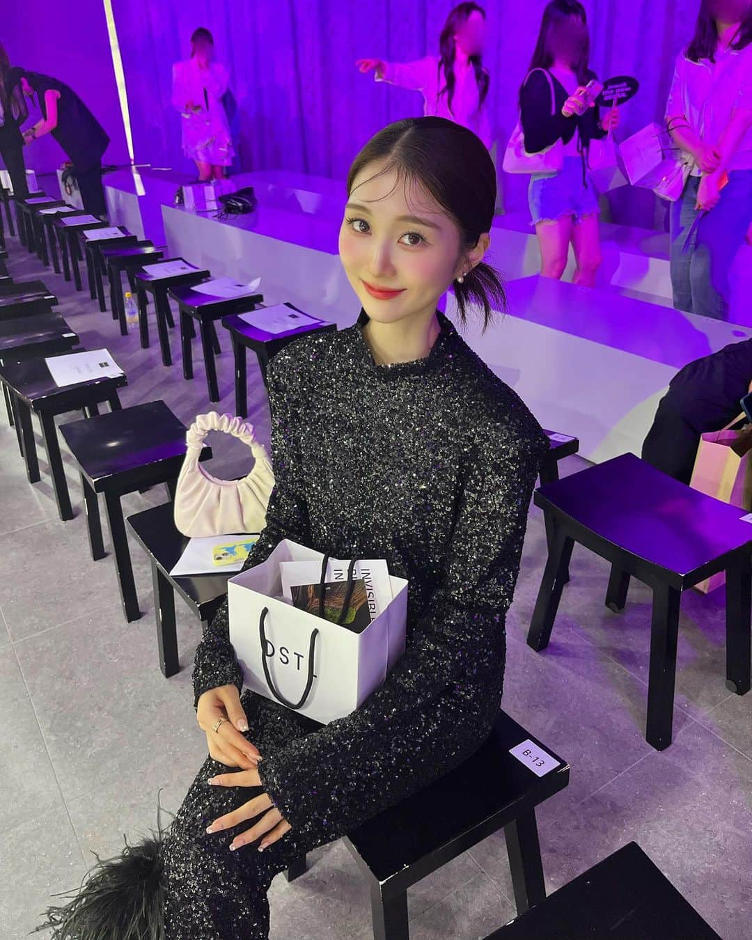 ANRIさんのインスタグラム写真 - (ANRIInstagram)「@de_hannahshin 🦋💕💜 @seoulfashionweek_official @dstl.official  h/m @ha.ming.ming @jina_p_hair  @jungnam_official」9月9日 11時43分 - annnchannn