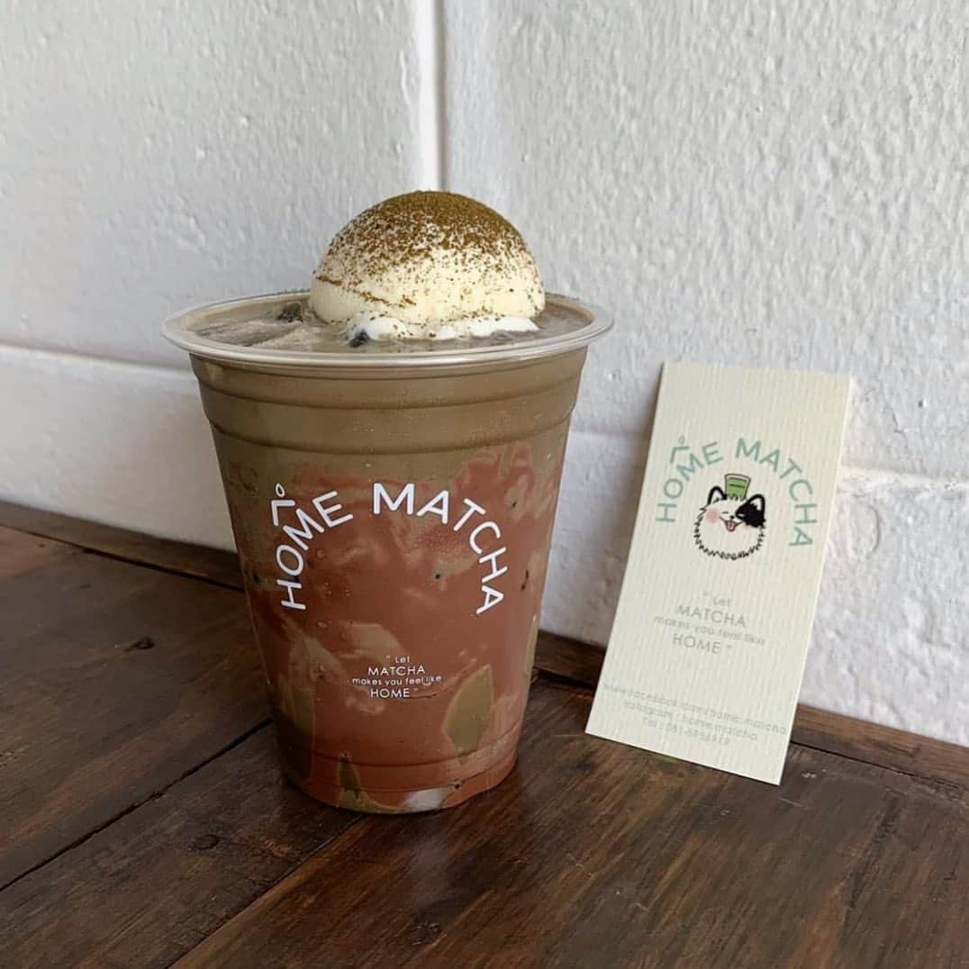 tealilycafeのインスタグラム：「Iced houjicha cacao latte x Kumamoto milk icecream.  ONLINE DELIVERY  Line man : http://wongn.ai/i79gf  Robinhood : https://static.robinhood.in.th/app_link.html?URI=robinhoodth://merchantlanding/id/70153  #homematcha」