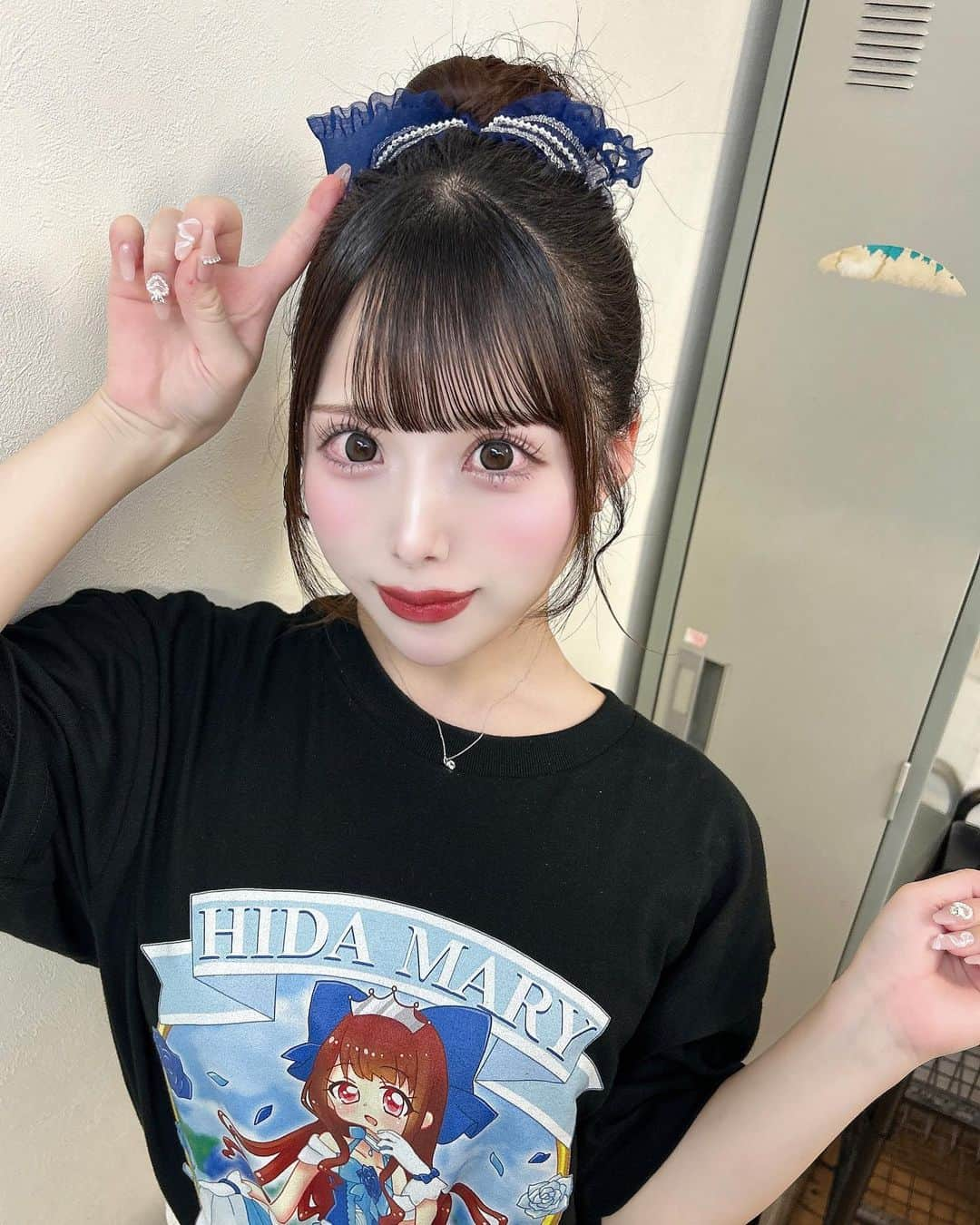 妃美穂のインスタグラム：「💙  みんな大好きすぎる心の底から癒されました みんなのパワー偉大すぎる... , , 会いに来てくれて本当にありがとう😣❤️❤️ , , #生誕祭 #ピンクネイル #美容オタク #お団子ヘア #可愛い #かわいくなりたい #可愛い子と繋がりたい #오운완 #自撮り #自撮り界隈 #自撮り女子 #量産型ヲタク #量産型 #地雷 #地雷メイク #地雷系女子 #アイドル #地下アイドル #隠しきれないヲタク #ロングヘアアレンジ  #ヘアメ  #instagood #likesforlike #ふぉろーみー #followme #フォロー大歓迎 #idol #cosplay #韓国好きな人と繋がりたい」