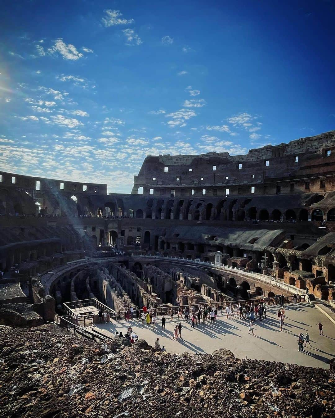 かほせいチャンネルさんのインスタグラム写真 - (かほせいチャンネルInstagram)「コロッセオ🇮🇹外から中に🤔かほせいがいっぱい写真撮ってくれるから助かる❤️」9月9日 12時52分 - kahosei