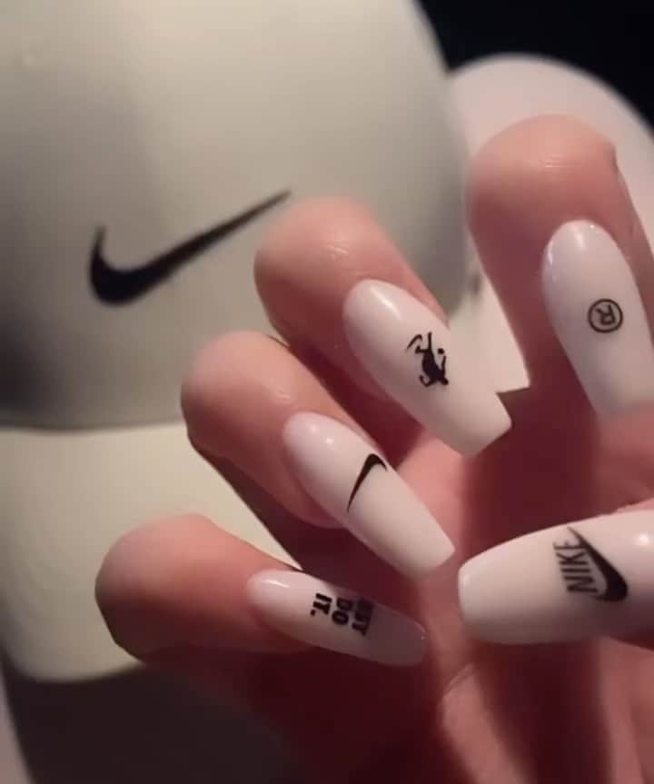 のインスタグラム：「🏀♥#NIKE #nails #training #fitness」