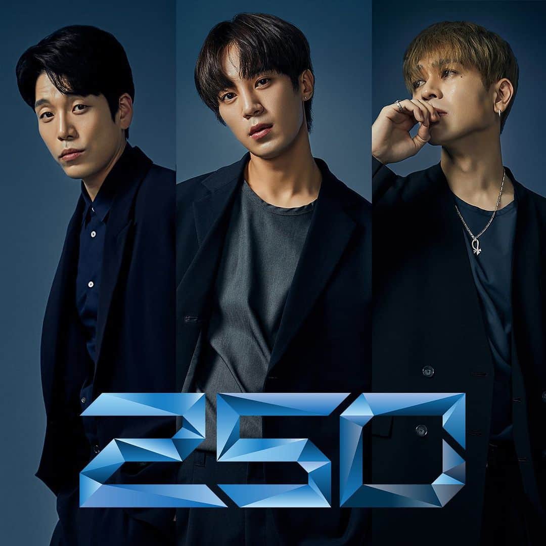 TALAのインスタグラム：「250(TWO-FIFTY)のトーク&ライブが 11/3(金・祝) 室町三井ホールにて開催決定。  チャンミン(2AM)、ソンモ(元超新星)、TAKA(DEEP)から成るボーカルグループ、250(TWO-FIFTY)が、昨年7月以来となる公演を11/3(金・祝) 室町三井ホールにて開催致します。  今回は、「ボーカル&ハーモニーはもちろん、トークも存分に」をコンセプトにパフォーマンス致します。  チケットは、明日9/9(土)12:00からオフィシャル最速先行がスタート。  【公演概要】 250(TWO-FIFTY)「TALK & LIVE : ONCE AGAIN 3 for 1」  ＜東京公演＞ 日程 : 11/3(金・祝) 会場 : 室町三井ホール 住所 : 東京都中央区日本橋室町三丁目2番1号 COREDO室町テラス3階  【時間】 ＜1部＞ 開場12:00 / 開演13:00 ＜2部＞ 開場17:00 / 開演18:00  【料金】 前売8,800円(税込) / 当日9,900円(税込)  ※指定席 ★ドリンク販売なし ※会場へのお飲み物の持ち込みは、ペットボトル等の蓋つきのお飲み物のみとさせて頂きます。 ビン、缶、アルコール類はお持ち込み頂けません。飲まれる際は周りのお客様にご配慮頂き、対面を避けてくださいますようお願いします。 最低限の水分補給を除き、劇場ロビー及び客席内でのご飲食はご遠慮ください。  ※特典会 実施予定 (詳細は追ってお伝え致します)  【プレイガイド : チケットぴあ】 ＜チケットスケジュール＞ ■オフィシャル最速先行 : 9/9(土) 12:00〜9/24(日) 23:59 ■オフィシャル2次先行 : 9/29(金) 18:00〜10/8(日) 23:59 ■プレイガイド先行 : 10/12(木) 18:00〜10/15(日) 23:59 □一般発売 : 10/20(金) 12:00〜 URL：https://w.pia.jp/t/250talklive/  ※ 先行販売は抽選となります。 ※ 受付期間になり次第ページが表示されます。 ※１公演につき2枚までの購入とさせて頂きます。 ※3歳以上はチケット購入が必要、3歳未満は入場不可。 ※原則購入後のチケットの払い戻しは行いません。  主催 : 株式会社HIAN 問い合わせ先 : info@hian.co.jp  #250 #twofifty #live」