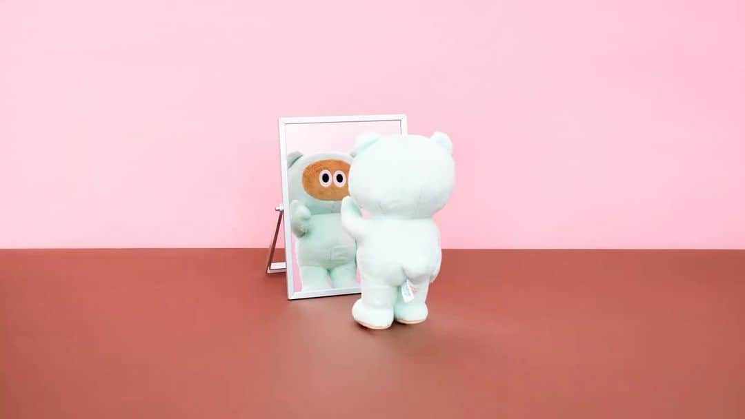 たぬきゅんのインスタグラム：「giraffe×たぬきゅんフレンズ POPUPイベント 「人気者になりタイ！」🎊  最高に可愛い #たぬフレコマ撮り をgiraffeさんが制作してくださいました✨3人の友情とイケメンっぷりをご覧あれ❣️  直営店がある東京・大阪の2店舗でPOPUPイベント開催❣️ 会場では実際にネクタイをご覧いただきご予約が可能🙌 ネクタイ生地で作った小物も会場限定で販売💚💛🩶  https://tanuqnfriends-fc.com/contents/667773 #ネクタイ #giraffe_tie」
