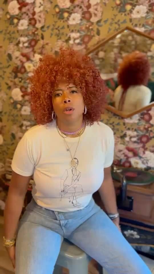 ケリスのインスタグラム：「Happy freedom Friday fam !!! I been doing this so long I forget how it all started sometimes . So I have to remind myself ! Watch till the end ❤️ I love y’all and I’m just happy to be here 😝 #HERSTORY」
