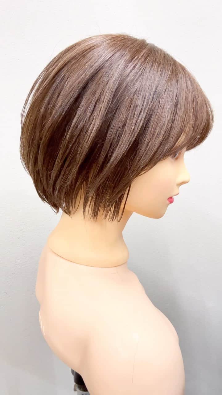 鶴谷和俊のインスタグラム：「✂︎丸いボブ/Rounded Bob✂︎  “둥근 밥”  “圓頭” “圆形鲍伯”  #カット #ヘアカット #ヘアスタイル #髪型 #ทรงผม #ตัดผม #頭髮款式 #剪頭髮 #hair  #hairstyle #hairstyles #hairstyleideas #hairstylest #hairstyle #hairstylevideo #머리스타일 #머리스타일 #긴머리레이어드컷  #긴머리레이어드펌  #레이어드컷  #레이어드펌  #c컬  #여자머리  #여신머리  #하움 #허그컷  #허그펌」