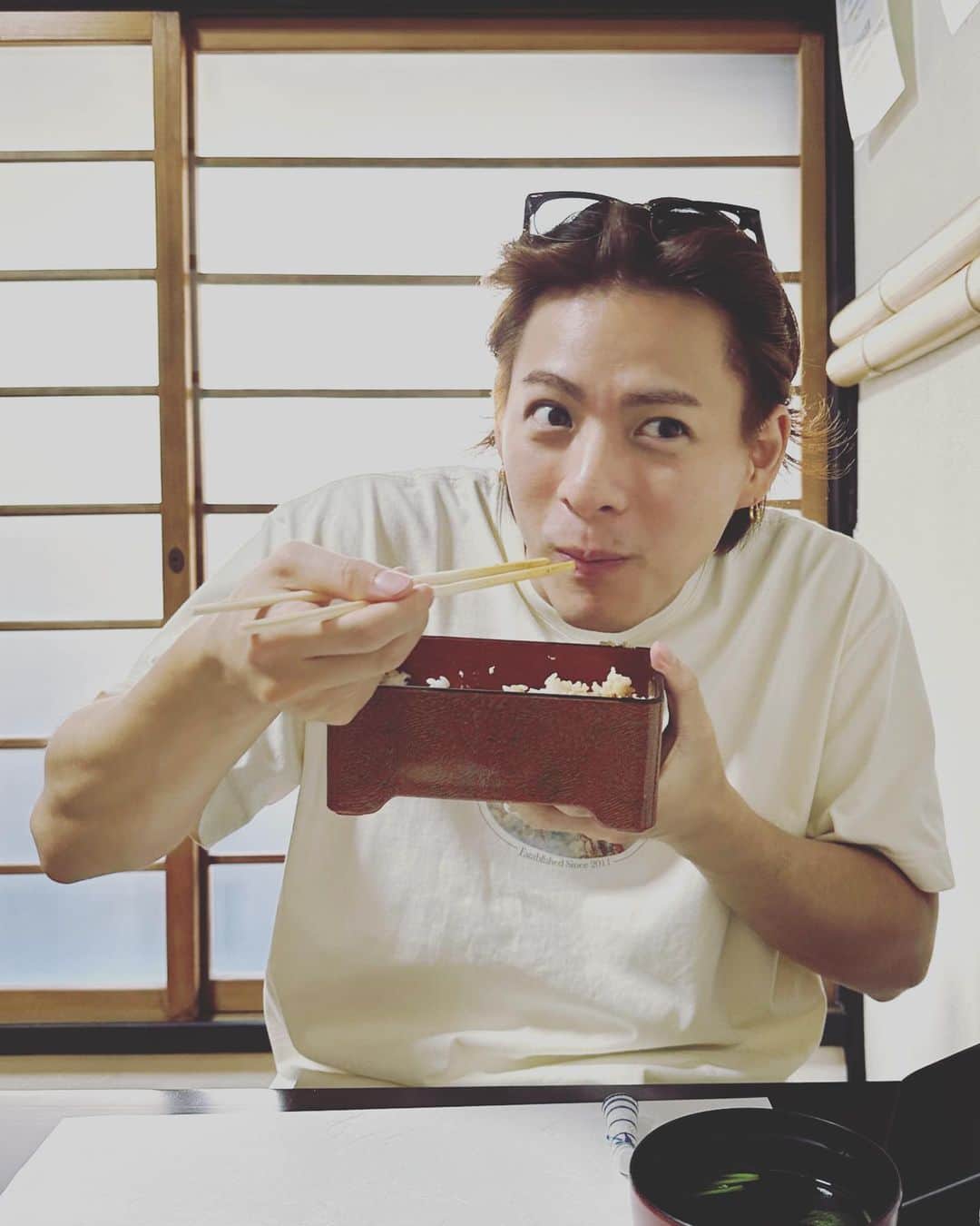 平野紫耀のインスタグラム：「スワンボート終わりにマネージャーくんと うなぎ食べた！！！」