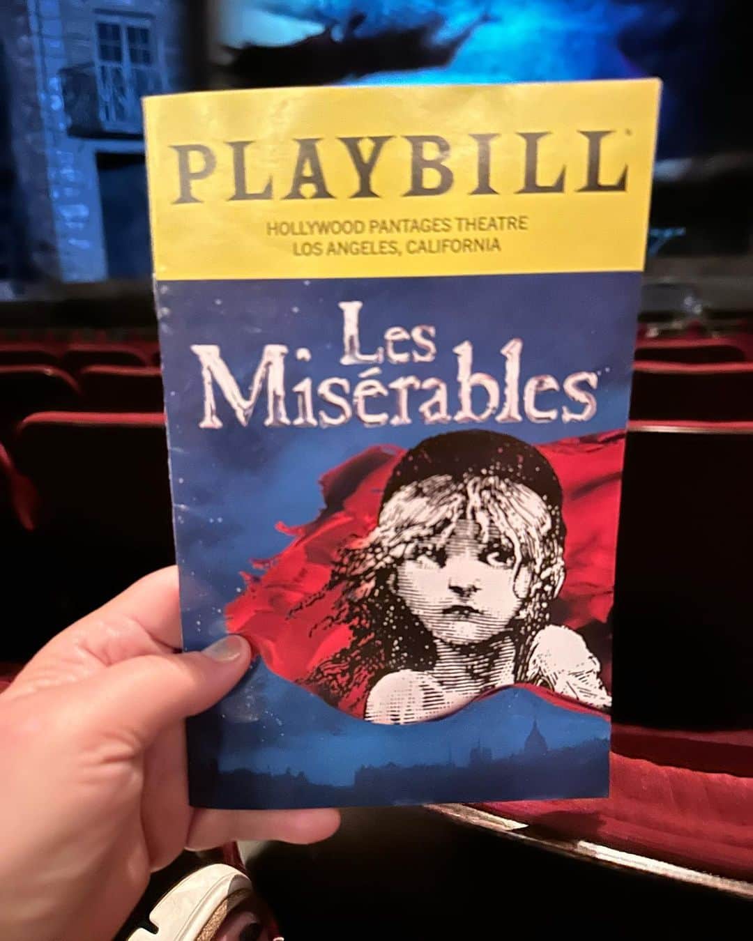 ロージー・オドネルのインスタグラム：「les miz my second favorite show ever ! newly imagined and wonderfully directed- i loved it #pantageshollywood」