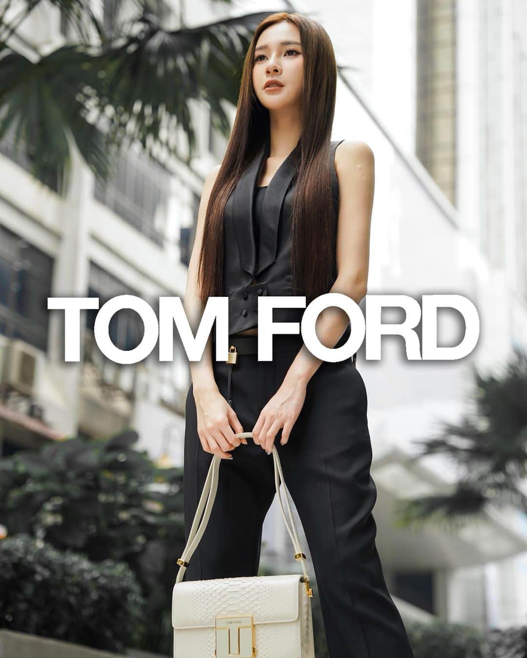 Yumi Wongさんのインスタグラム写真 - (Yumi WongInstagram)「不被定義，你可以是任何樣子🖤 #Tomford #Fw23 #theStarhillKL #Tomfordmy」9月9日 13時59分 - yumiwong_official