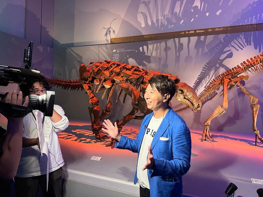 有村昆さんのインスタグラム写真 - (有村昆Instagram)「#MXTV #バラいろダンディ　に出演しました❣️  六本木ミッドタウンにて開催中の「#恐竜科学博」のレポートをお届け！  恐竜たちのお悩みを映画で解決する企画だったんだけど、後半からはライトセーバーを振り回りてた笑  ご覧頂きありがとうございました😊  #原田龍二　#古坂大魔王　#デーブ・スペクター　#新井恵理那　#有村昆」9月9日 14時10分 - kon_arimura