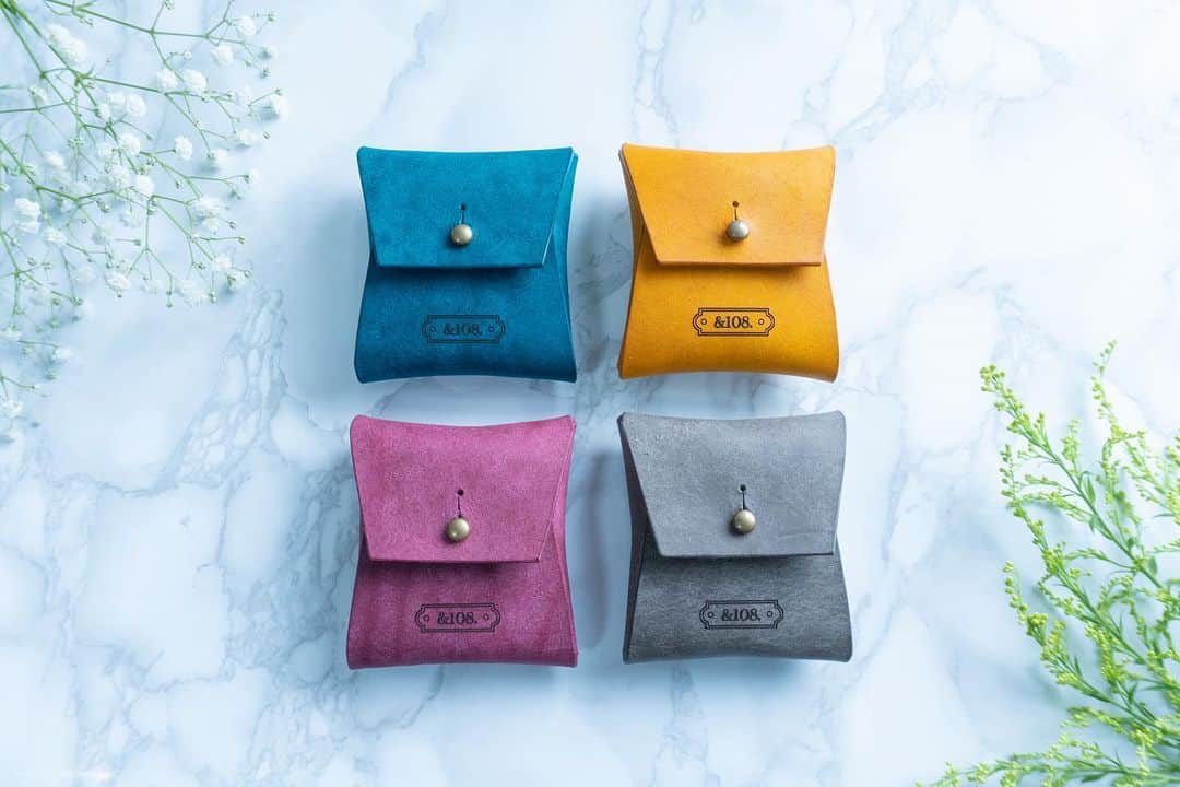 森田桐矢のインスタグラム：「&108.新商品を販売開始しました🙌  ハンドメイド3作目はマルチコインケースです！  今回はお好きな文字を刻印も出来ます！  1点1点丁寧にお作りして皆様にお届け致しますので、沢山使って頂けたら嬉しいです🙏」