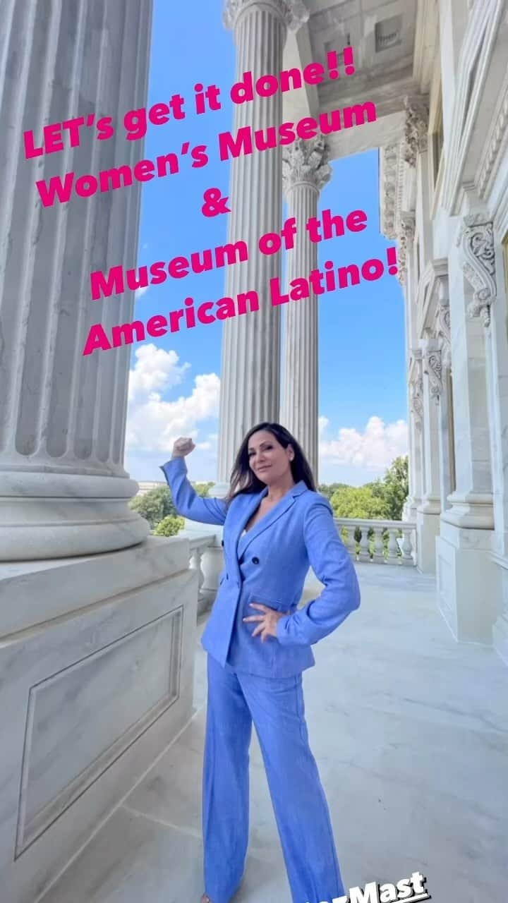 コンスタンス・マリーのインスタグラム：「What a whirlwind day at the US Capitol!!! All of us doing our part to bring the National Museum of the American Latino into fruition!!! There is 500 years of Latino history (even before it was the USA) that is not in our history books! History that needs to be highlighted! Annnnd we are fighting for the Women’s Museum as well!!!! Thank you @estuardovr for your hard work over the many years & determination!! ✨💪🏽✨ Thank you @cortezmasto (THEE FIRST LATINA EVER ELECTED TO THE UNITED STATES SENATE) ✨👏🏽✨ Thank you @senatorlujan  Thank you @senschumer for taking the time to meet & discuss the project & status with us!! We are stronger together!! Ps. Thank you @marianaatencio for making sure our herd stayed together!! 😂  I am so proud to be even a tiny part of this endeavor! And Thank you @carlosericlopez for this awesome pic! #hispanicheritagemonth  #SiSePuede #RepresentationMatters  #NationalMuseumofTheAmericanLatino @latinomuseum  #WomensMuseum #Friday #FeelGoodFriday #Latino #Latinx #Latina #Latine #forYou #ForYouPage」